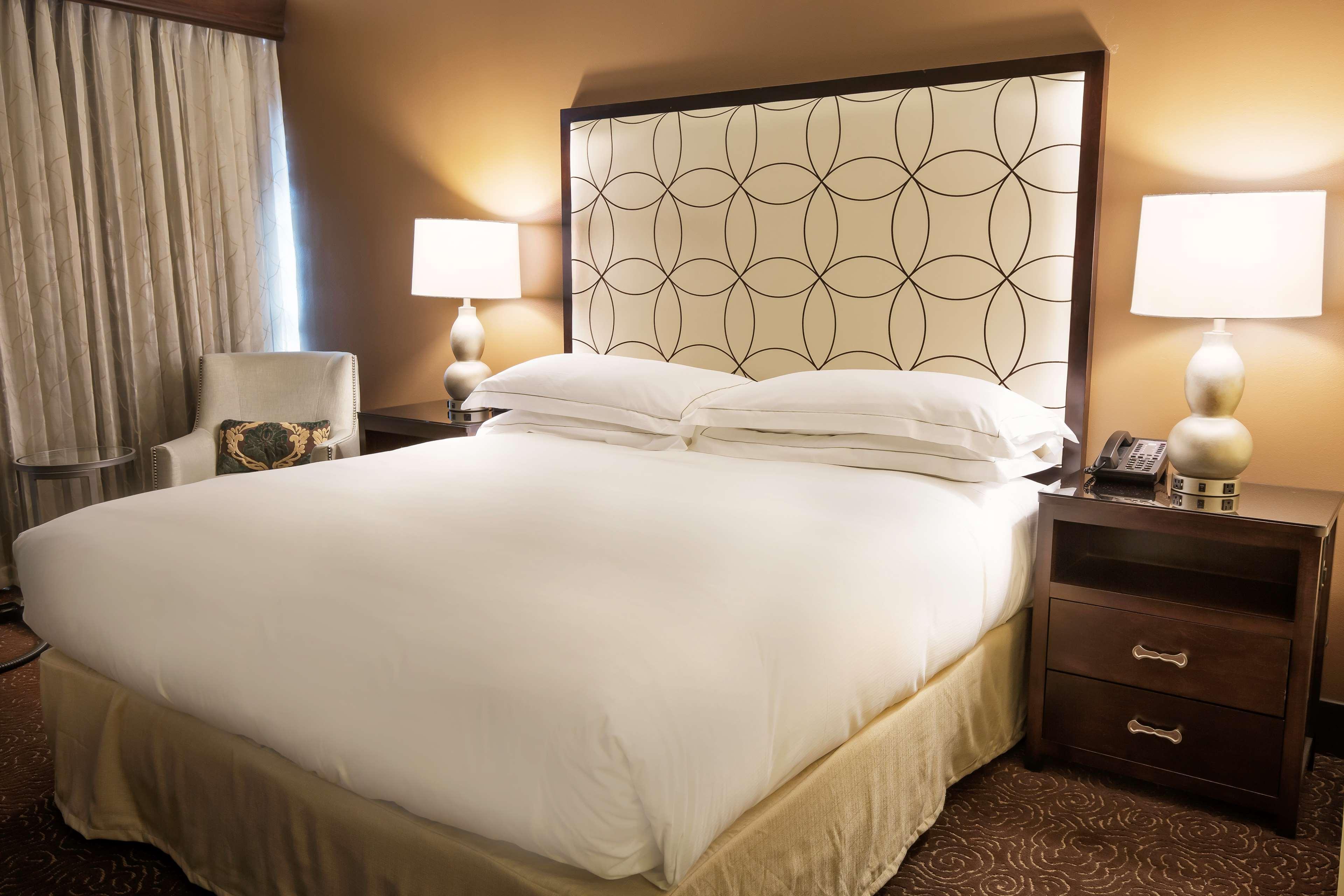 Hilton Baton Rouge Capitol Center Hotel Bagian luar foto